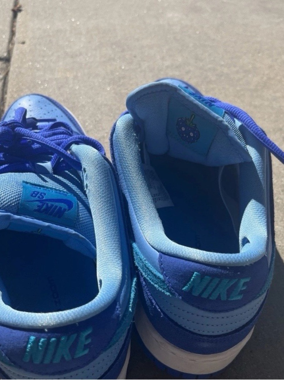 Nike SB Dunk Low Blue Raspberry Size 10 - Picture 4 of 5